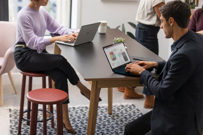 HP EliteBook X G1a, AMD Ryzen AI 9 HX, 2 GHz, 35,6 cm (14"), 2880 x 1800 Pixels, 32 GB, 1 TB