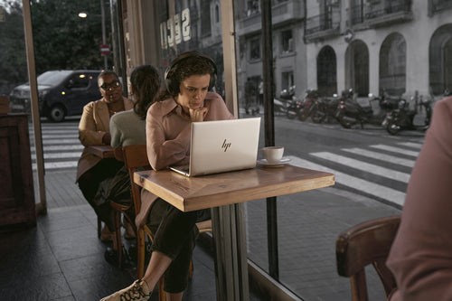 HP EliteBook 6 G1a 14 AI, AMD Ryzen AI 7, 3,3 GHz, 35,6 cm (14"), 1920 x 1200 Pixels, 16 GB, 512 GB