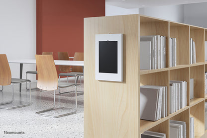 Neomounts WL15-650WH1 Tablet muurbeugel 9.7-11" - vergrendelbaar, 27,9 cm (11"), 24,6 cm (9.7"), Wit, Staal, Muur, Drukvergrendeling